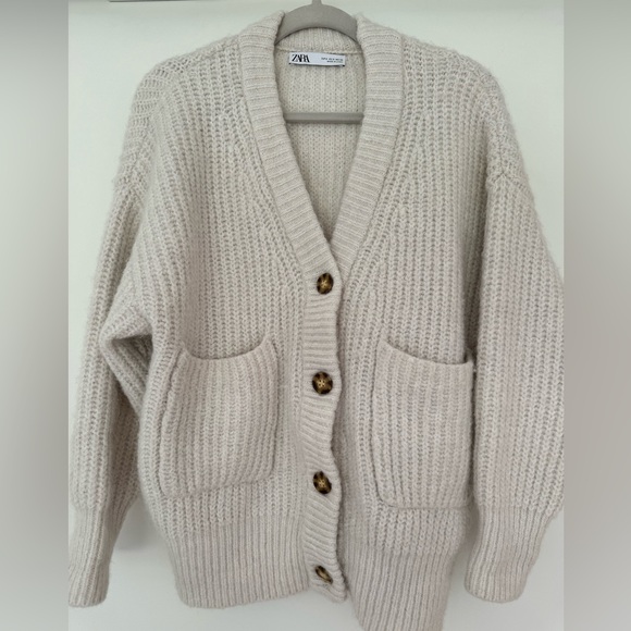 Zara Sweaters - Zara Oversized Knit Cardigan
